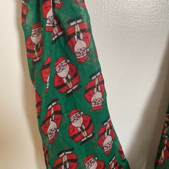Santa circle scarf- 100% polyester - Picture 3 of 5